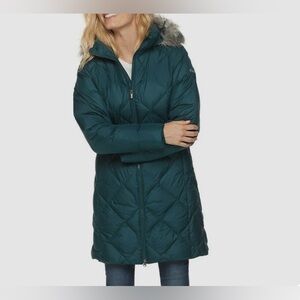 Columbia Women's Dark Green/blue/teal Quilted with Faux Fur Hood